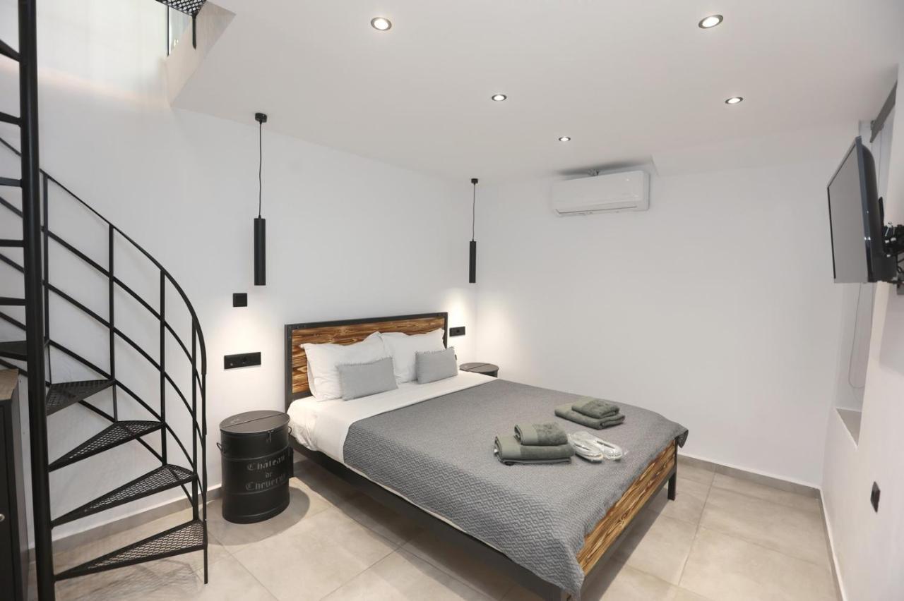 Stones By Syros Holiday home